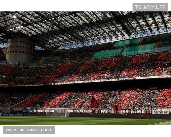 米兰球迷千里助阵激励球队 米兰球迷千里助阵激励球队